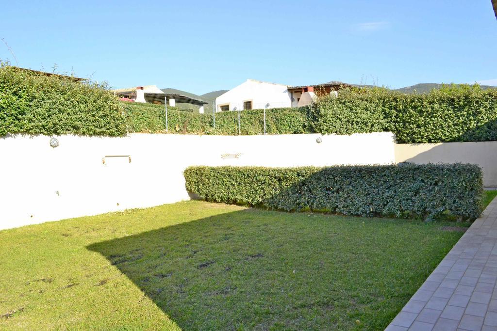 Gf Apartments La Vigna Badesi Exteriör bild