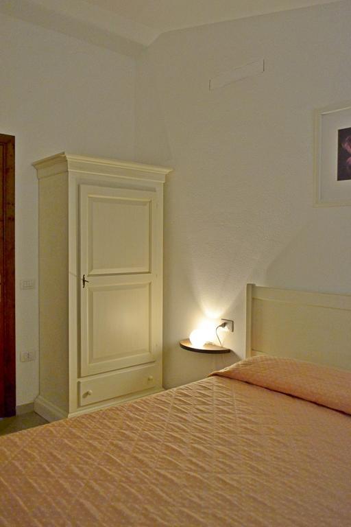 Gf Apartments La Vigna Badesi Rum bild