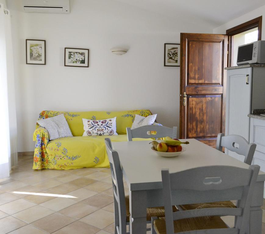 Gf Apartments La Vigna Badesi Rum bild