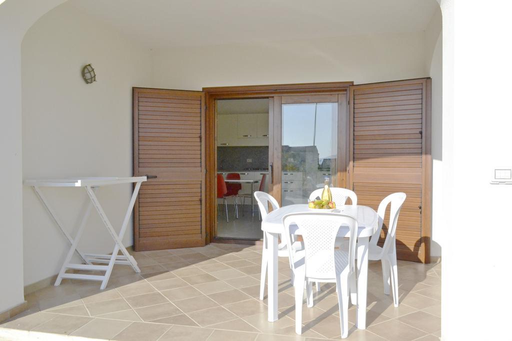 Gf Apartments La Vigna Badesi Rum bild