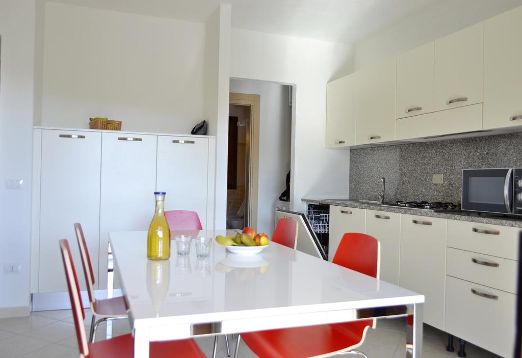 Gf Apartments La Vigna Badesi Rum bild