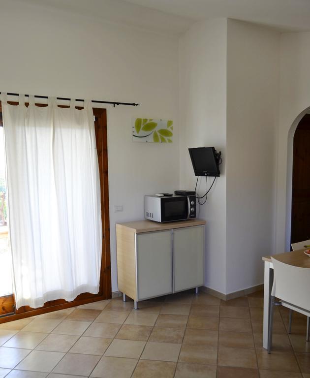 Gf Apartments La Vigna Badesi Rum bild