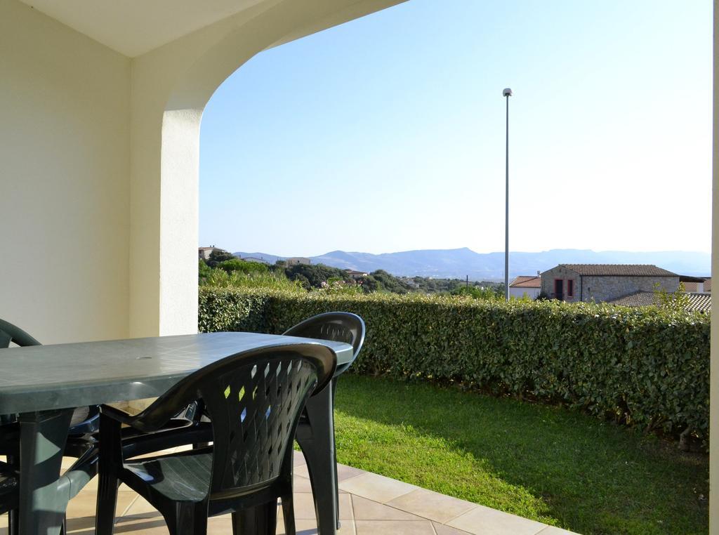 Gf Apartments La Vigna Badesi Rum bild