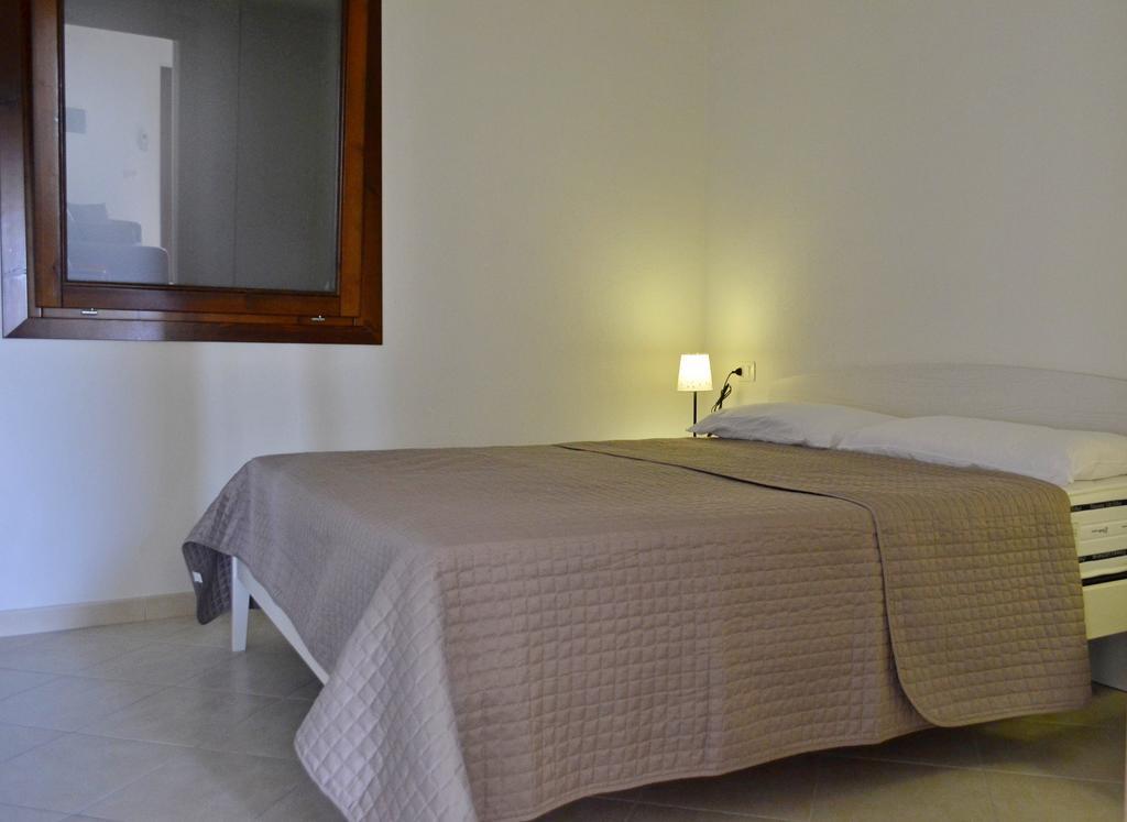 Gf Apartments La Vigna Badesi Rum bild