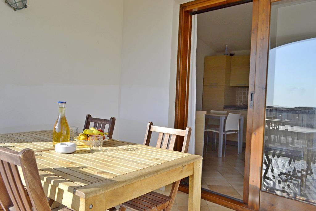 Gf Apartments La Vigna Badesi Rum bild