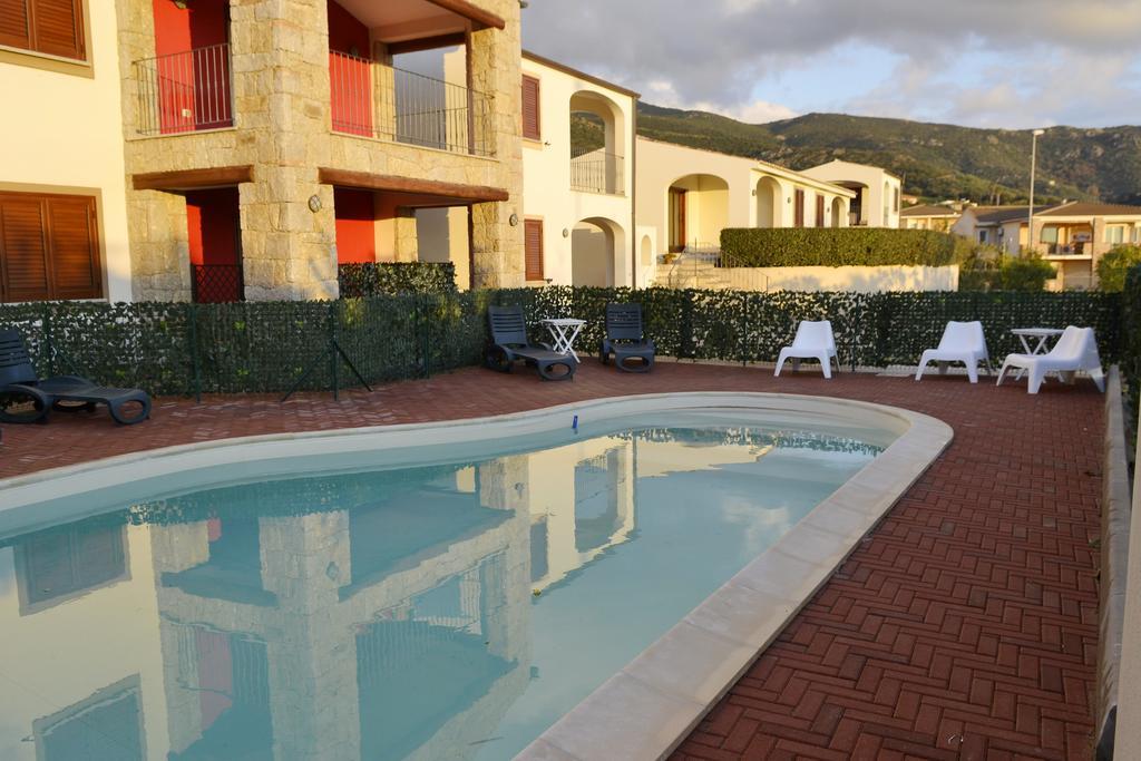 Gf Apartments La Vigna Badesi Exteriör bild